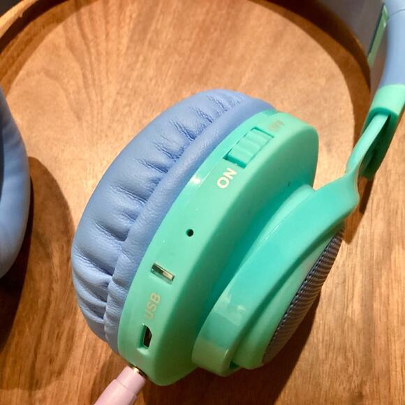 Riwbox WT-7S Kids Bluetooth Headphones - Picture 7 of 10